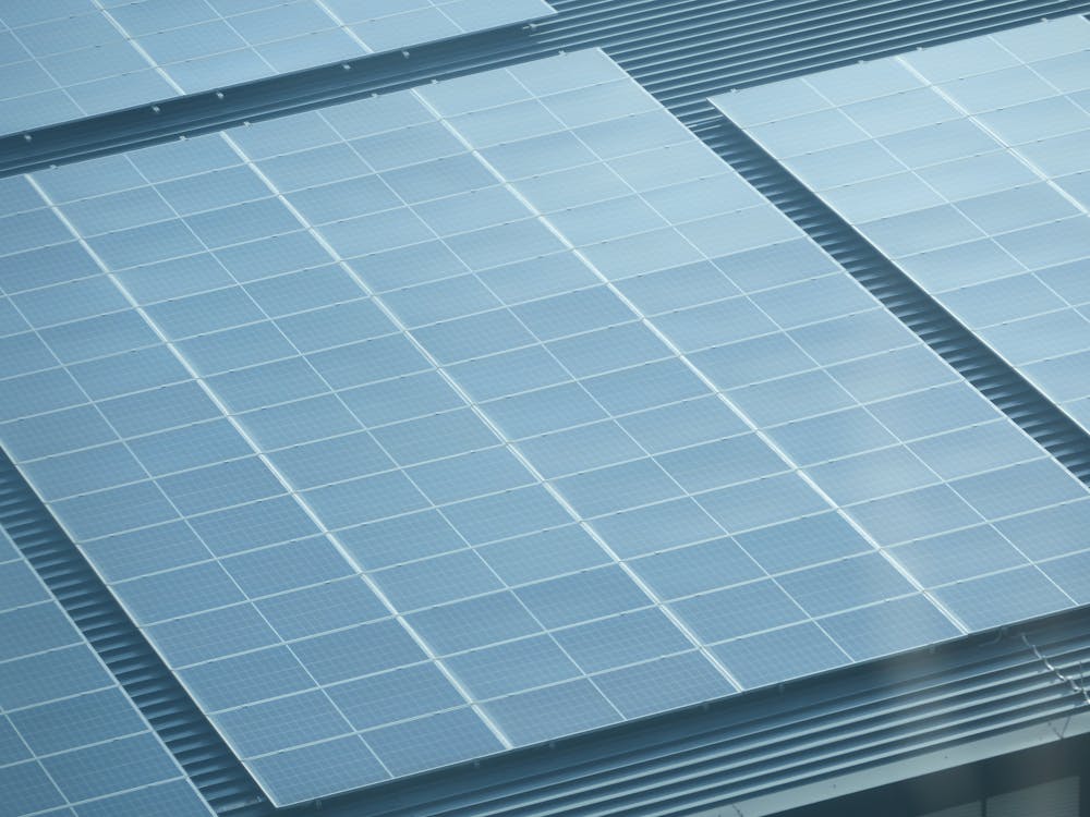 solaranlagen auf flachdächern