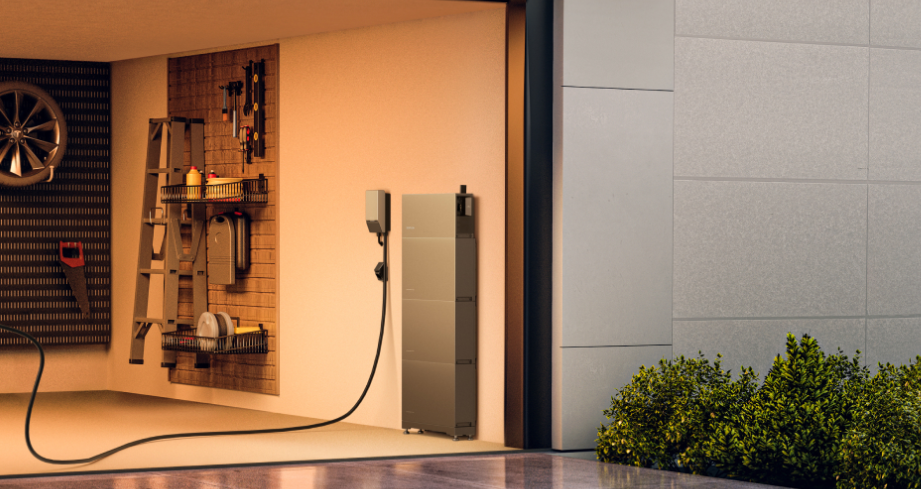 An image of a garage with an EcoFlow Power Ocean (Single Phase)