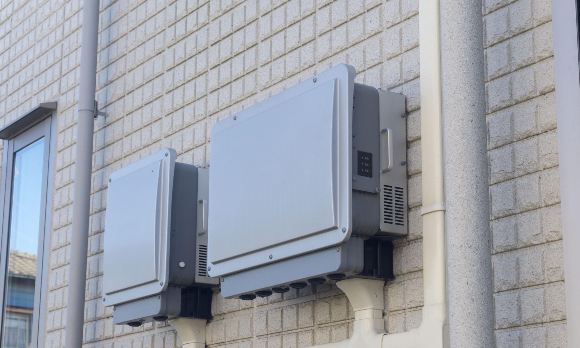 蓄電池　価格　影響　要因