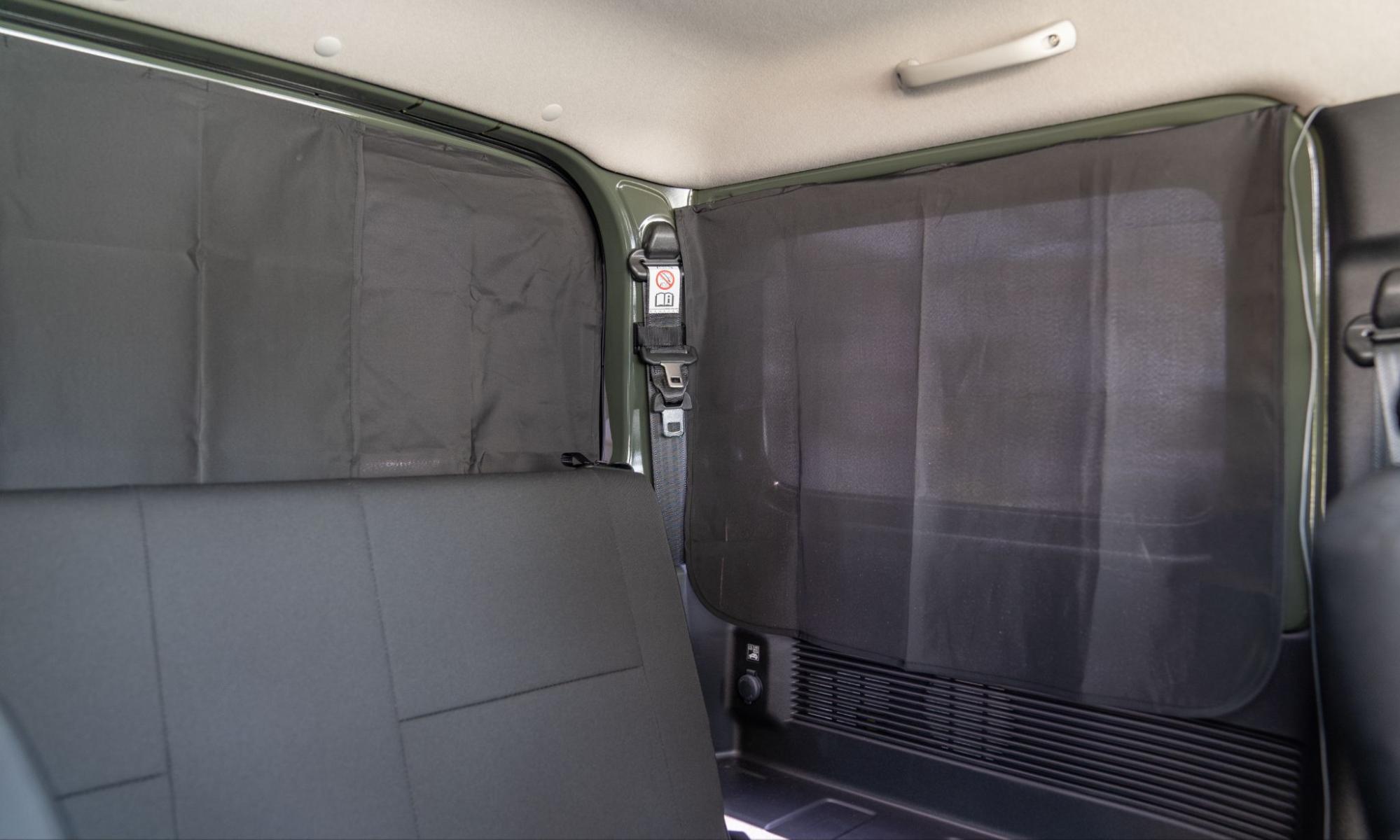 デリカミニ　車中泊　アイテム