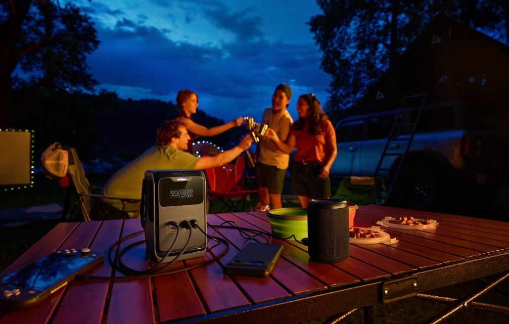 Stellen Sie Strom für Camping bereit