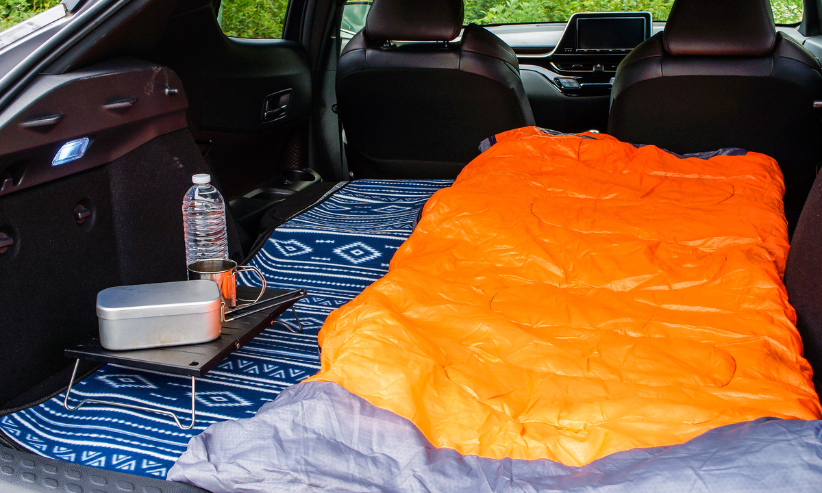車中泊　ポータブル電源　電気毛布