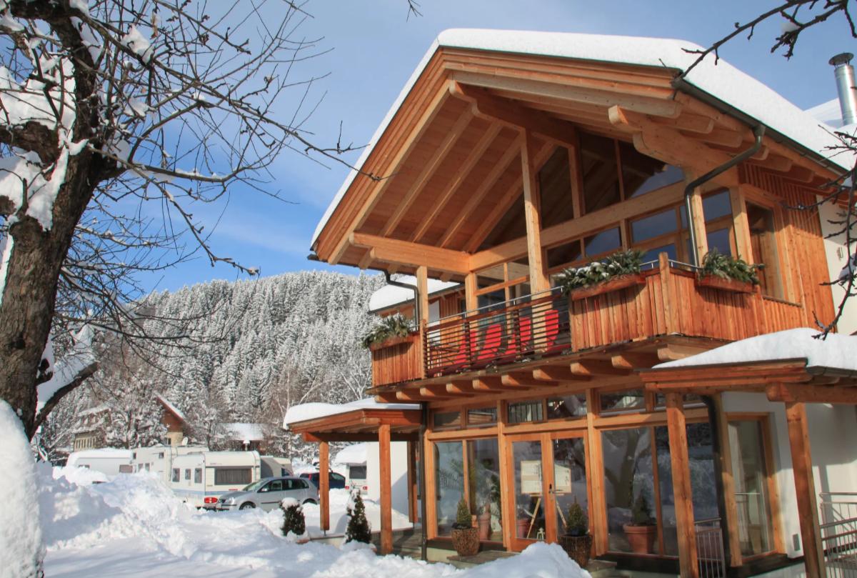 Wintercamping im Alpencamp Kötschach-Mauthen