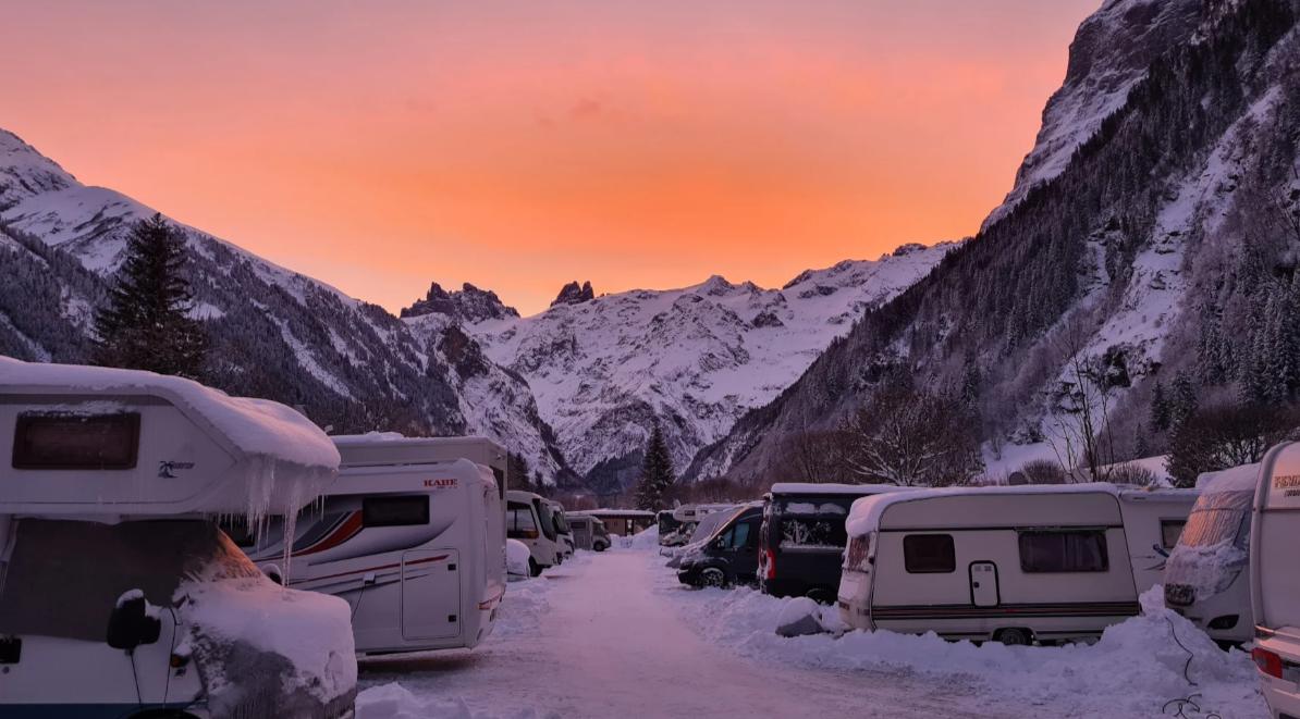 Wintercamping im Alpenresort Eienwäldli