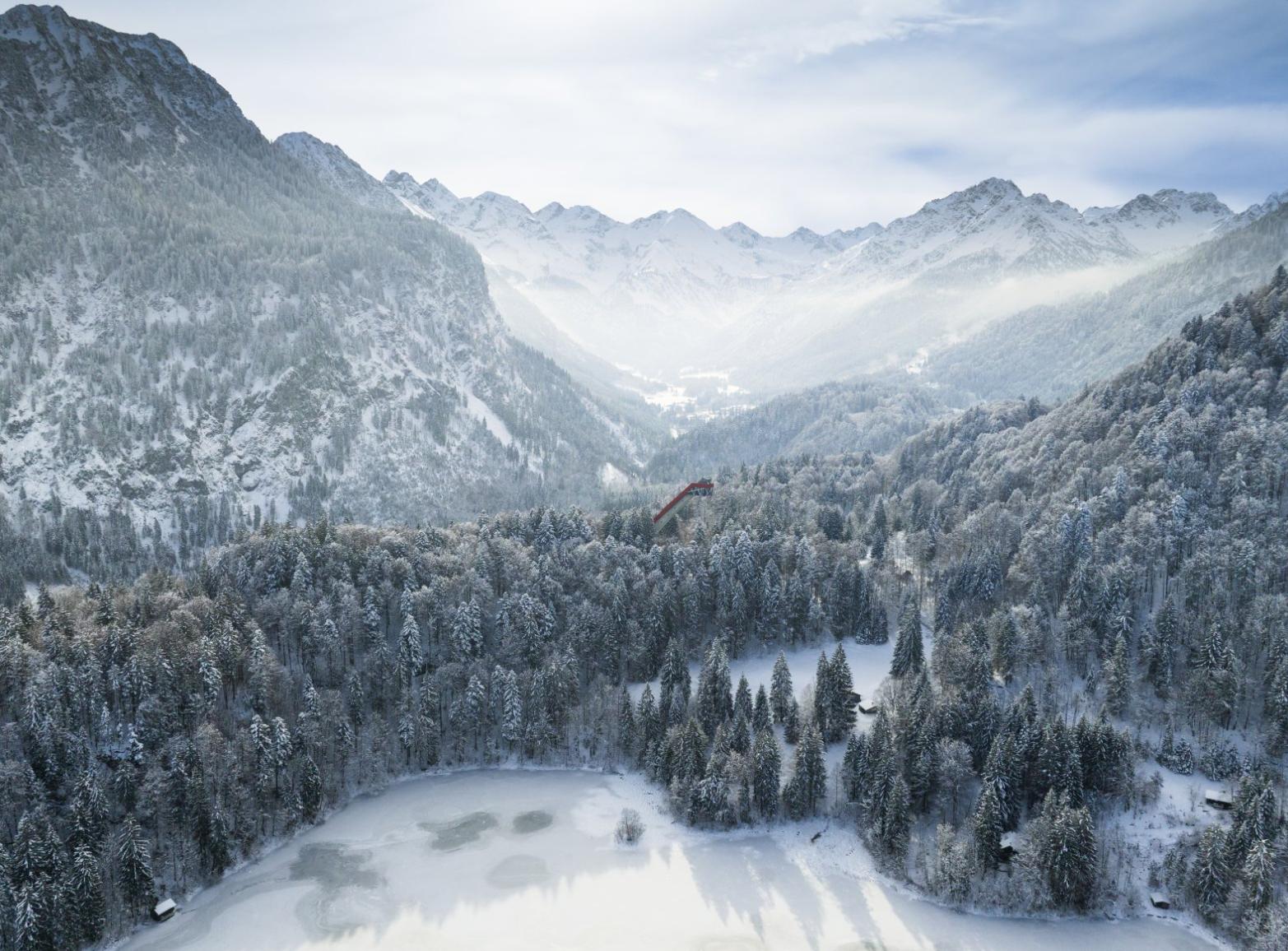 Winterwandern Oberstdorf im Freibergsee