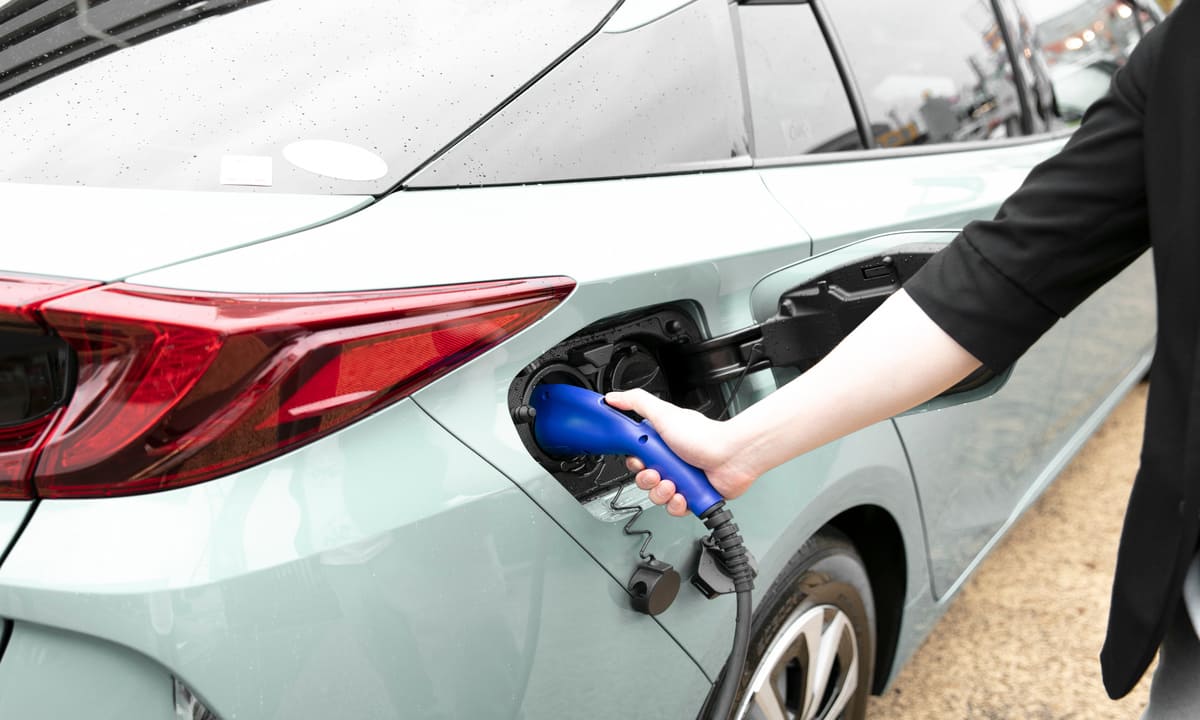 電気自動車　充電　ポータブル電源　仕組み