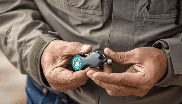 Fly fishing gear: Nippers or line cutters