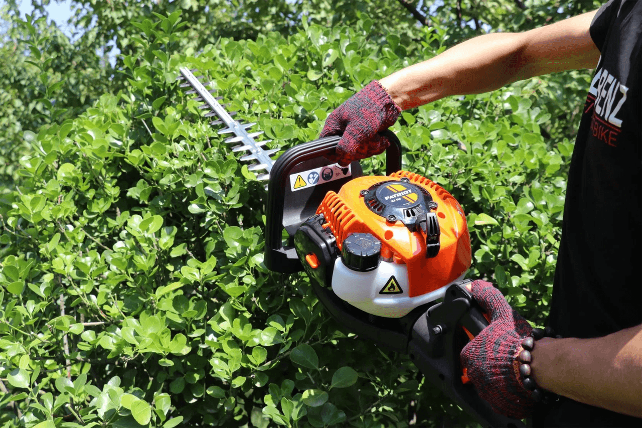 Hedge trimmers