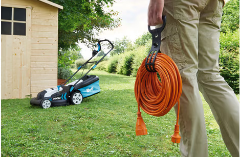 Travaux de rénovation facilités par une rallonge électrique pour extérieur